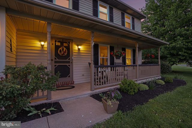 228 CLIFF LN, Elizabethtown, PA 17022
