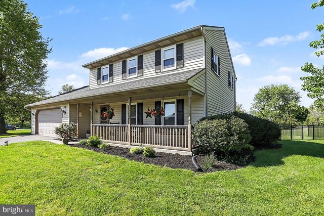 228 CLIFF LN, Elizabethtown, PA 17022