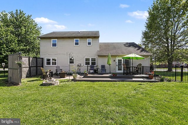 228 CLIFF LN, Elizabethtown, PA 17022