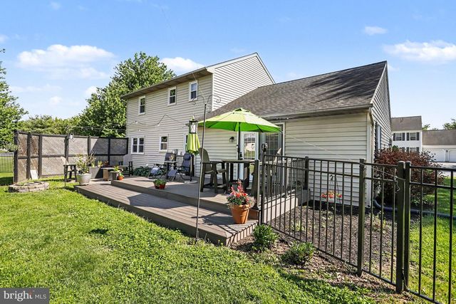 228 CLIFF LN, Elizabethtown, PA 17022
