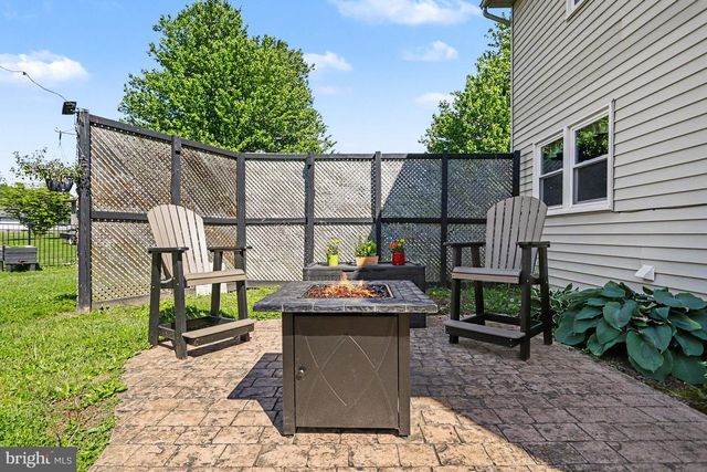 228 CLIFF LN, Elizabethtown, PA 17022