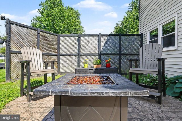 228 CLIFF LN, Elizabethtown, PA 17022