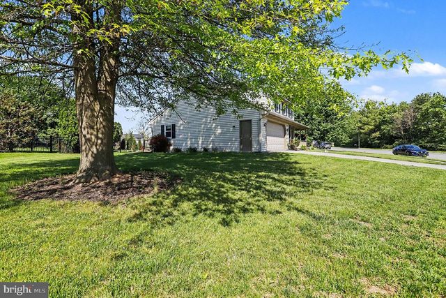 228 CLIFF LN, Elizabethtown, PA 17022