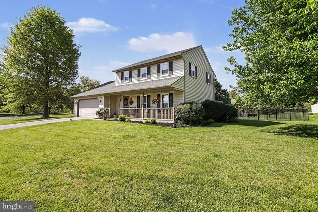 228 CLIFF LN, Elizabethtown, PA 17022