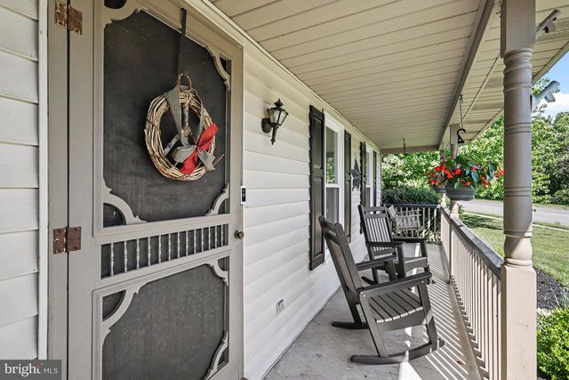 228 CLIFF LN, Elizabethtown, PA 17022