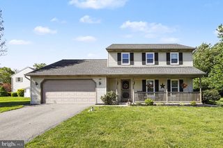 228 CLIFF LN, Elizabethtown, PA 17022