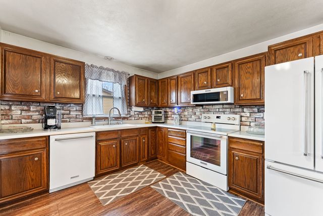 110 Andrea Court, Cleveland, IL 61241