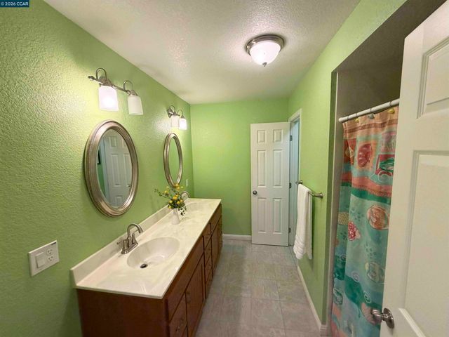 1615 Thornwood Dr, Concord, CA 94521
