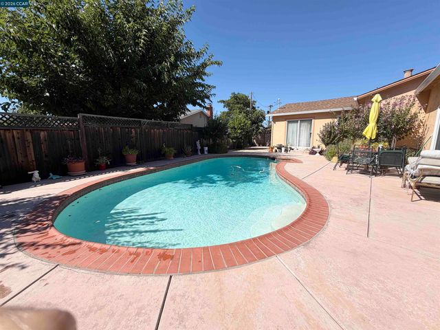 1615 Thornwood Dr, Concord, CA 94521