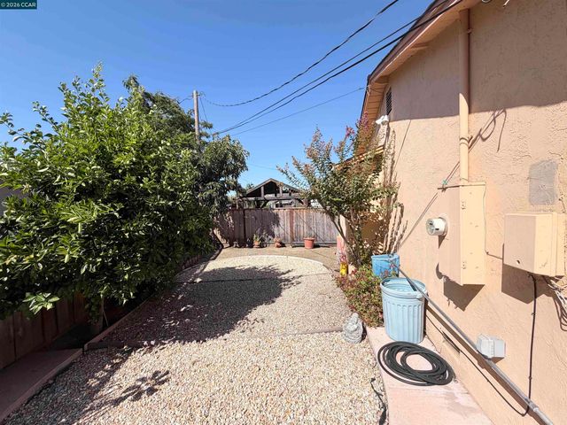 1615 Thornwood Dr, Concord, CA 94521