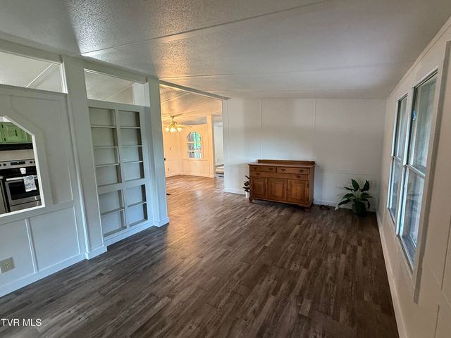 3534 Hwy 11w, Surgoinsville, TN 37873