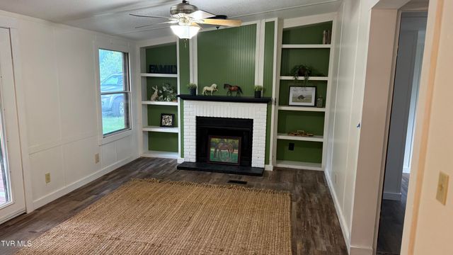 3534 Hwy 11w, Surgoinsville, TN 37873