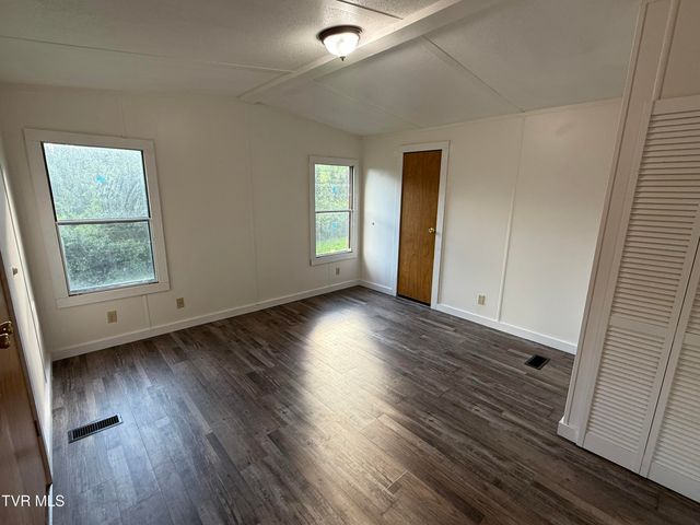 3534 Hwy 11w, Surgoinsville, TN 37873