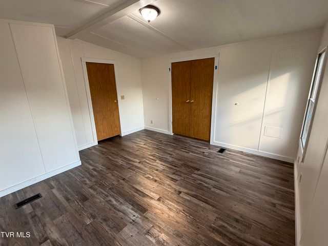 3534 Hwy 11w, Surgoinsville, TN 37873