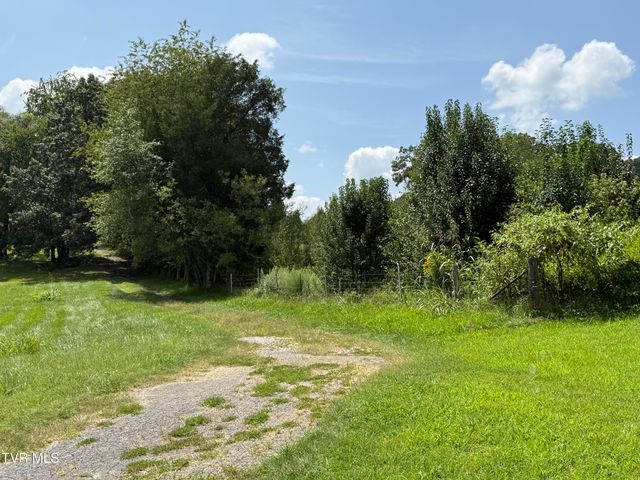 3534 Hwy 11w, Surgoinsville, TN 37873