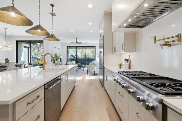 1607 Rabb RD, Austin, TX 78704