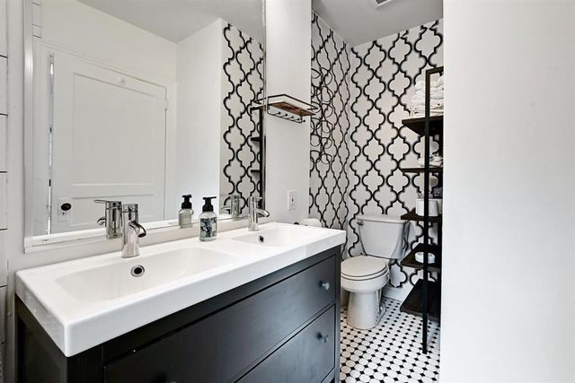 2943 Higgins ST, Austin, TX 78722