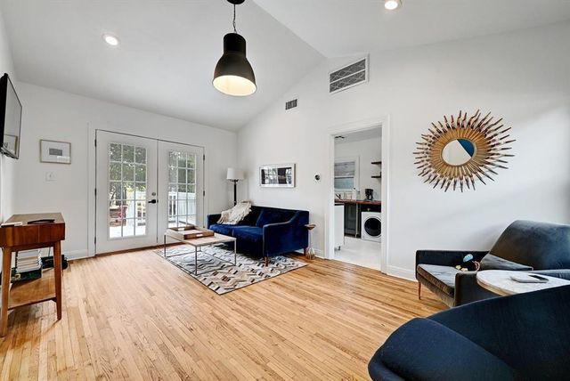 2943 Higgins ST, Austin, TX 78722