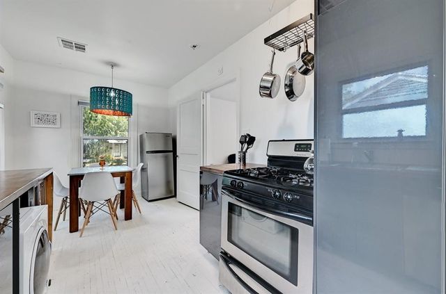 2943 Higgins ST, Austin, TX 78722