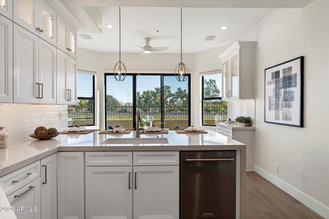 7955 E CHAPARRAL Road 17, Scottsdale, AZ 85250