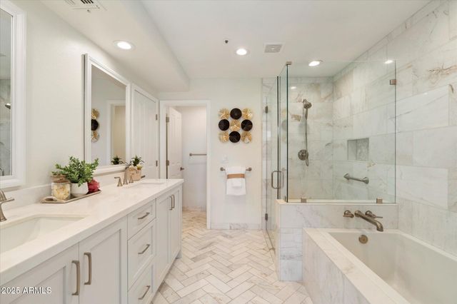 7955 E CHAPARRAL Road 17, Scottsdale, AZ 85250