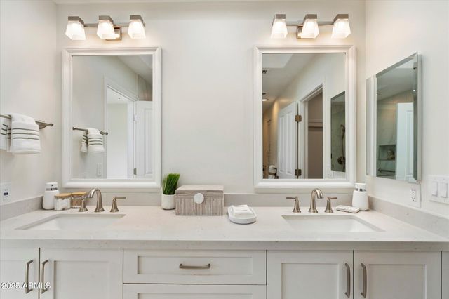 7955 E CHAPARRAL Road 17, Scottsdale, AZ 85250