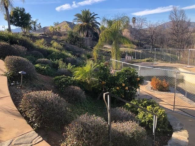 835 Santa Cruz Drive, Redding, CA 96003