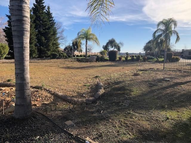 835 Santa Cruz Drive, Redding, CA 96003