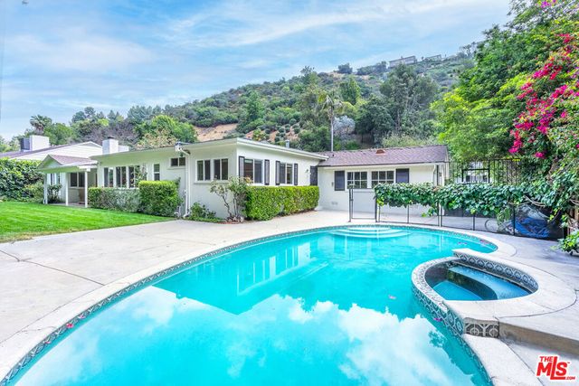 1117 Roscomare Road, Los Angeles, CA 90077