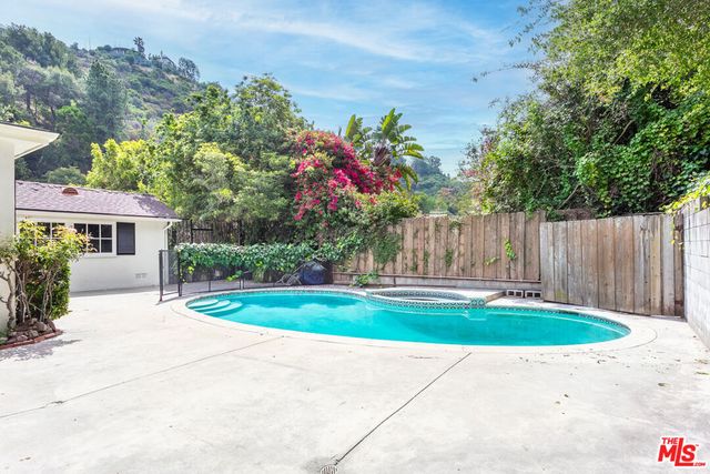 1117 Roscomare Road, Los Angeles, CA 90077