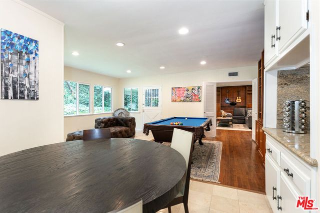 1117 Roscomare Road, Los Angeles, CA 90077