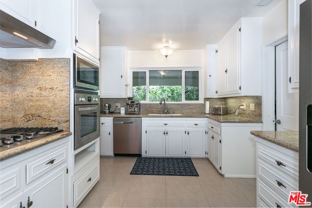 1117 Roscomare Road, Los Angeles, CA 90077