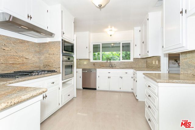 1117 Roscomare Road, Los Angeles, CA 90077