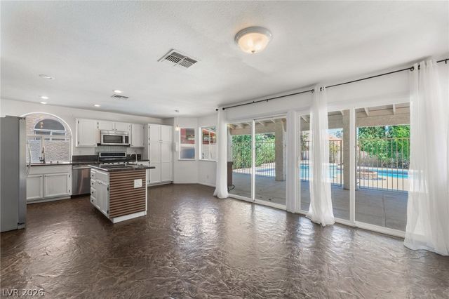 3024 Cloverbrook Street, Las Vegas, NV 89117