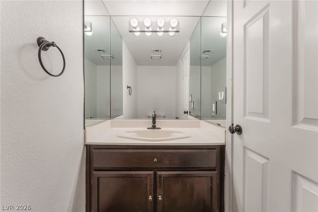 3024 Cloverbrook Street, Las Vegas, NV 89117