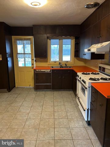 134 VILLANOVA DR, Trenton, NJ 08648