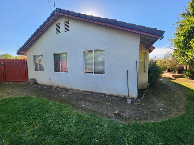 991 Baylor Court, Madera, CA 93637