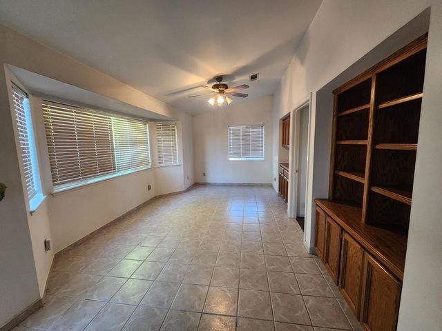 991 Baylor Court, Madera, CA 93637