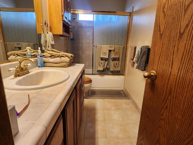 991 Baylor Court, Madera, CA 93637