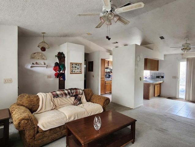 991 Baylor Court, Madera, CA 93637