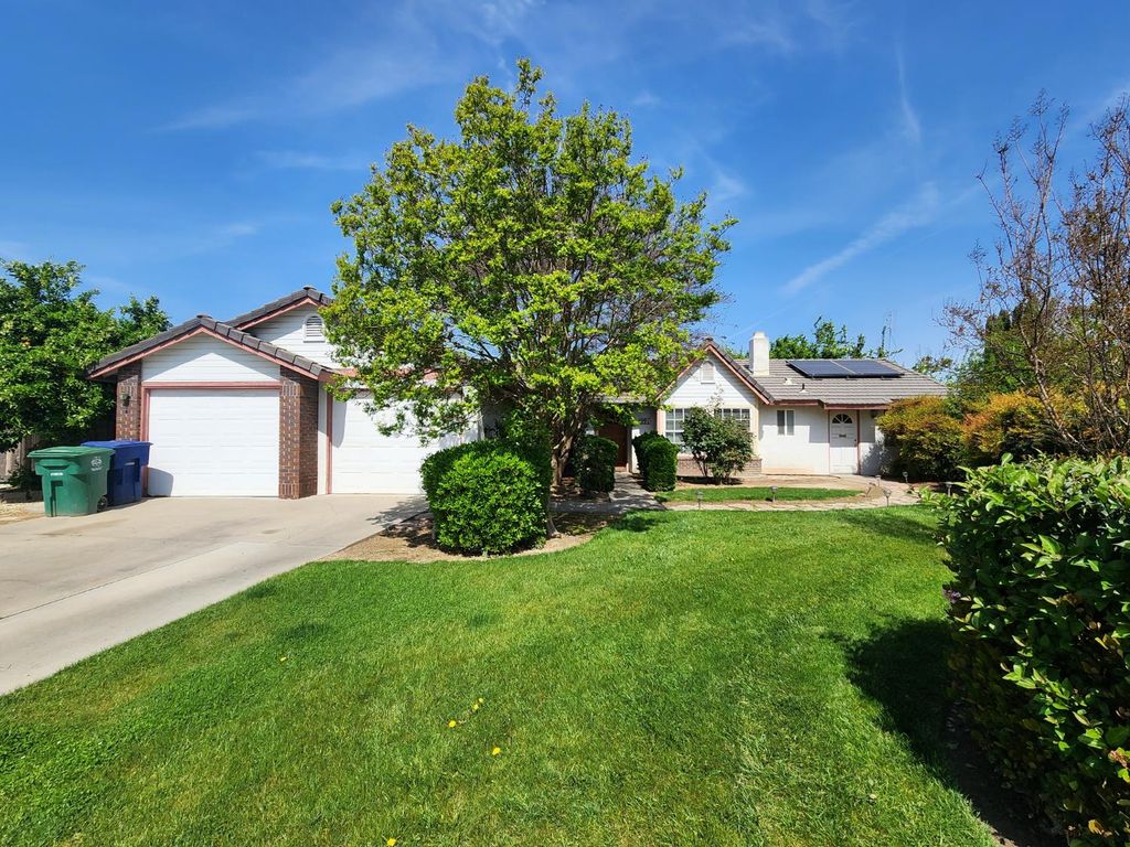 991 Baylor Court, Madera, CA 93637