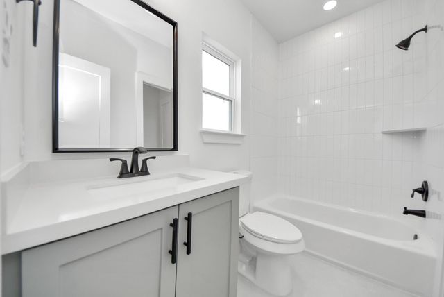 923 Fisher Street E, Houston, TX 77018