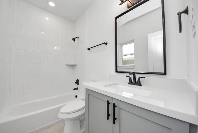923 Fisher Street E, Houston, TX 77018