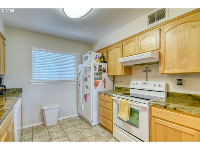 1900 Nw CARDEN Ave 2, Pendleton, OR 97801