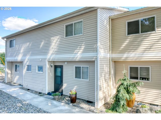 1900 Nw CARDEN Ave 2, Pendleton, OR 97801