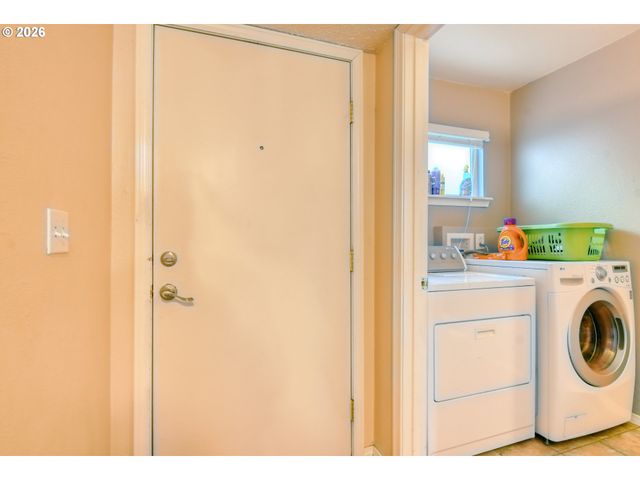 1900 Nw CARDEN Ave 2, Pendleton, OR 97801