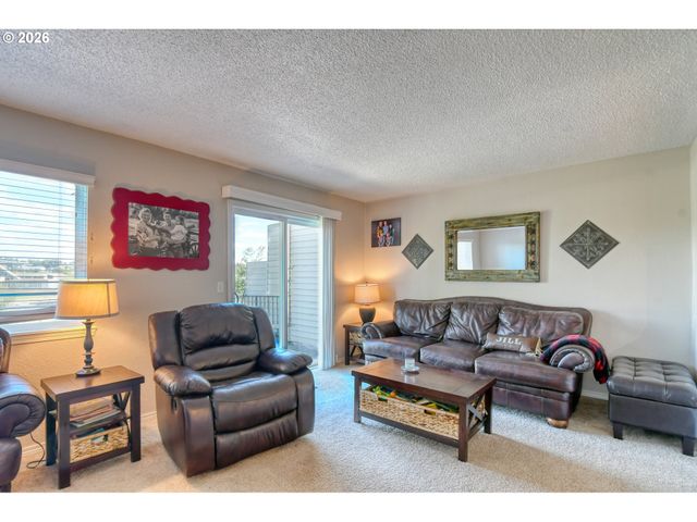 1900 Nw CARDEN Ave 2, Pendleton, OR 97801