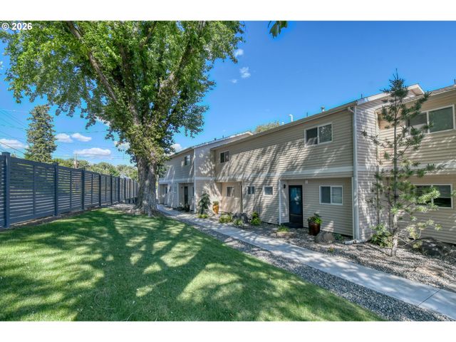 1900 Nw CARDEN Ave 2, Pendleton, OR 97801