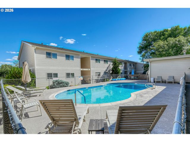 1900 Nw CARDEN Ave 2, Pendleton, OR 97801