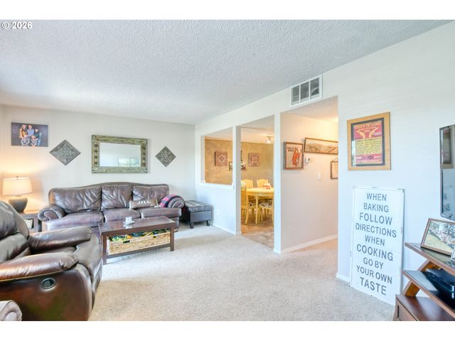 1900 Nw CARDEN Ave 2, Pendleton, OR 97801